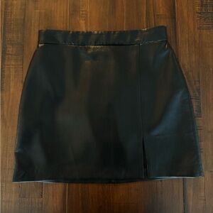 Aritzia/Wilfred Patio Mini Skirt - Black
